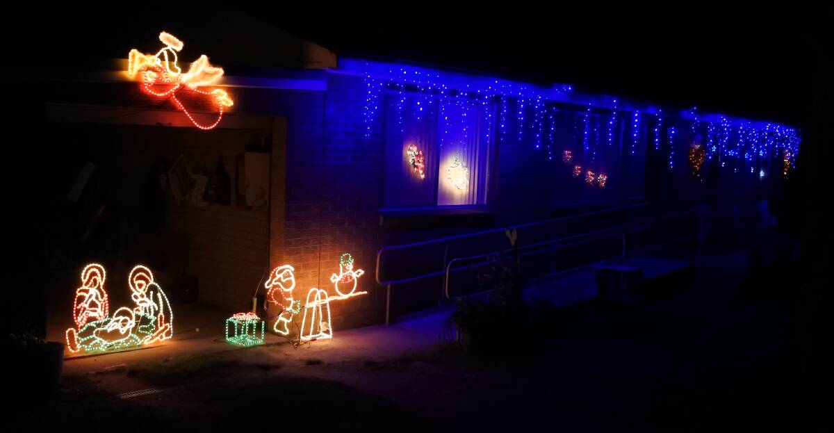 Just a few of Braidwood's spectacular Christmas lights.